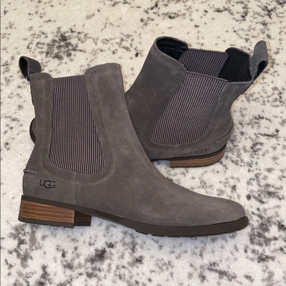UGG Hillhurst II Boots